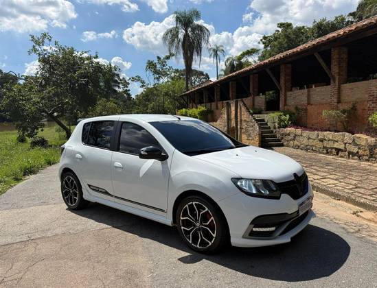 RENAULT SANDERO 2.0 16V HI-FLEX RS MANUAL RENAULT SANDERO 2.0 16V HI-FLEX RS MANUAL